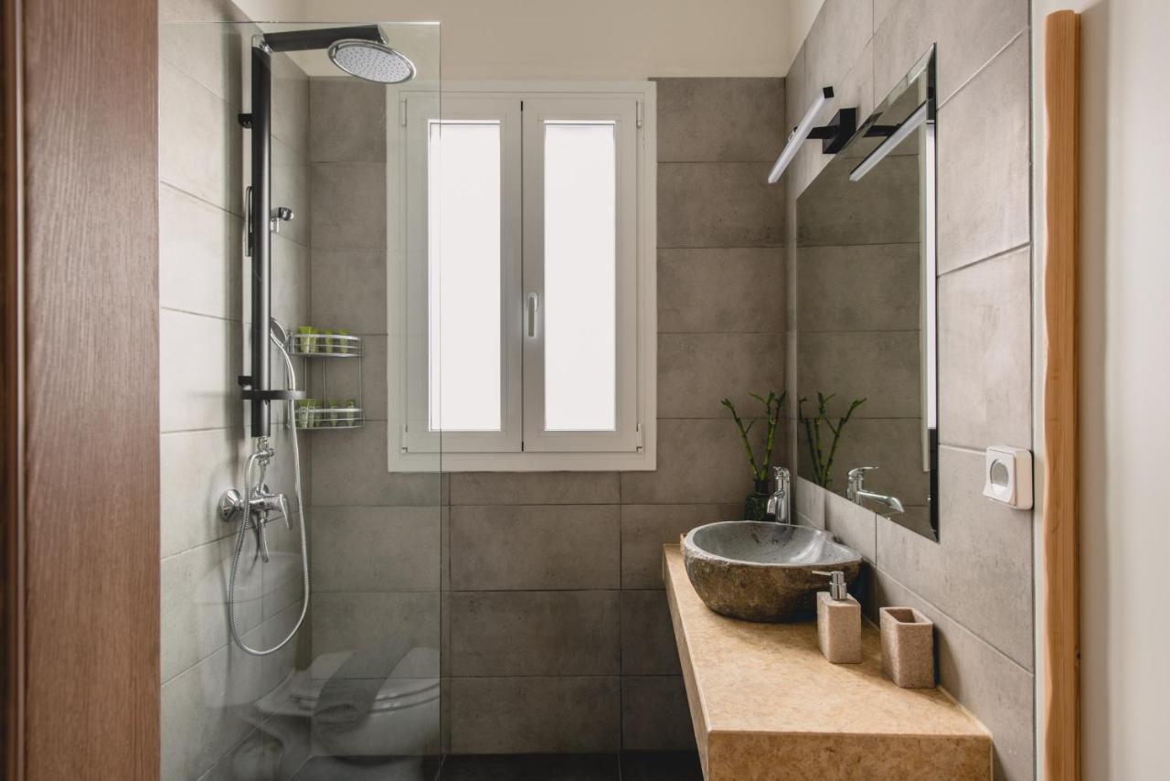 Living Stone Aparthotel Atene Esterno foto
