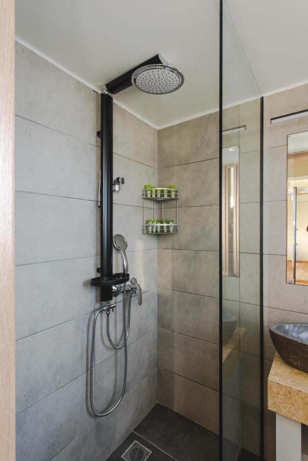 Living Stone Aparthotel Atene Esterno foto