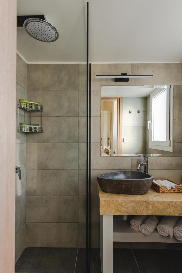 Living Stone Aparthotel Atene Esterno foto