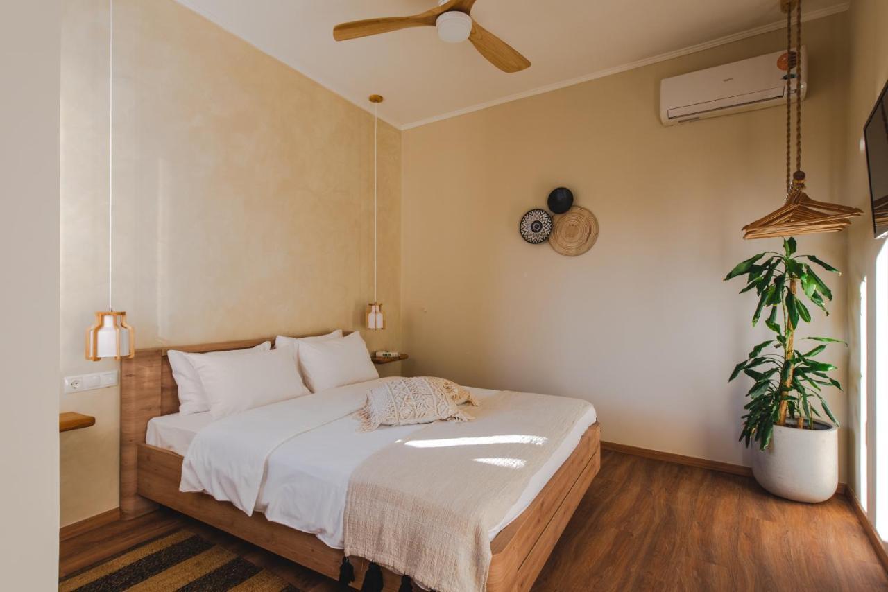Living Stone Aparthotel Atene Esterno foto